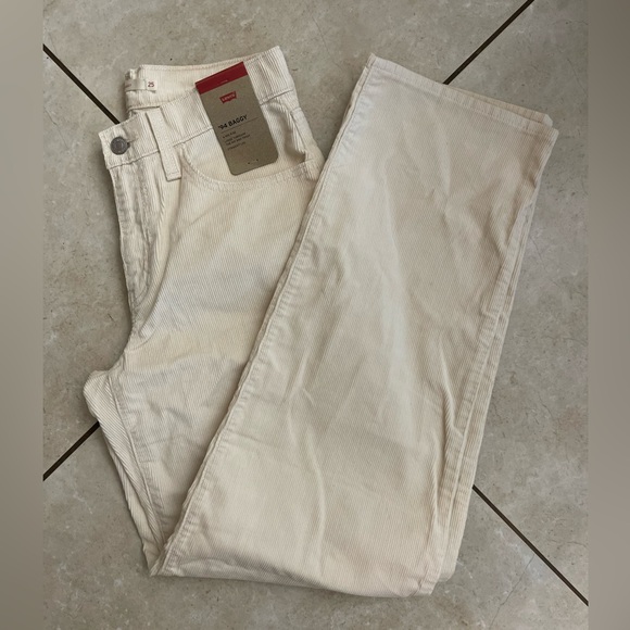 NWT Levi's Women's 94 Baggy Jeans (white swan-corduroy) size 25 - Picture 4 of 8